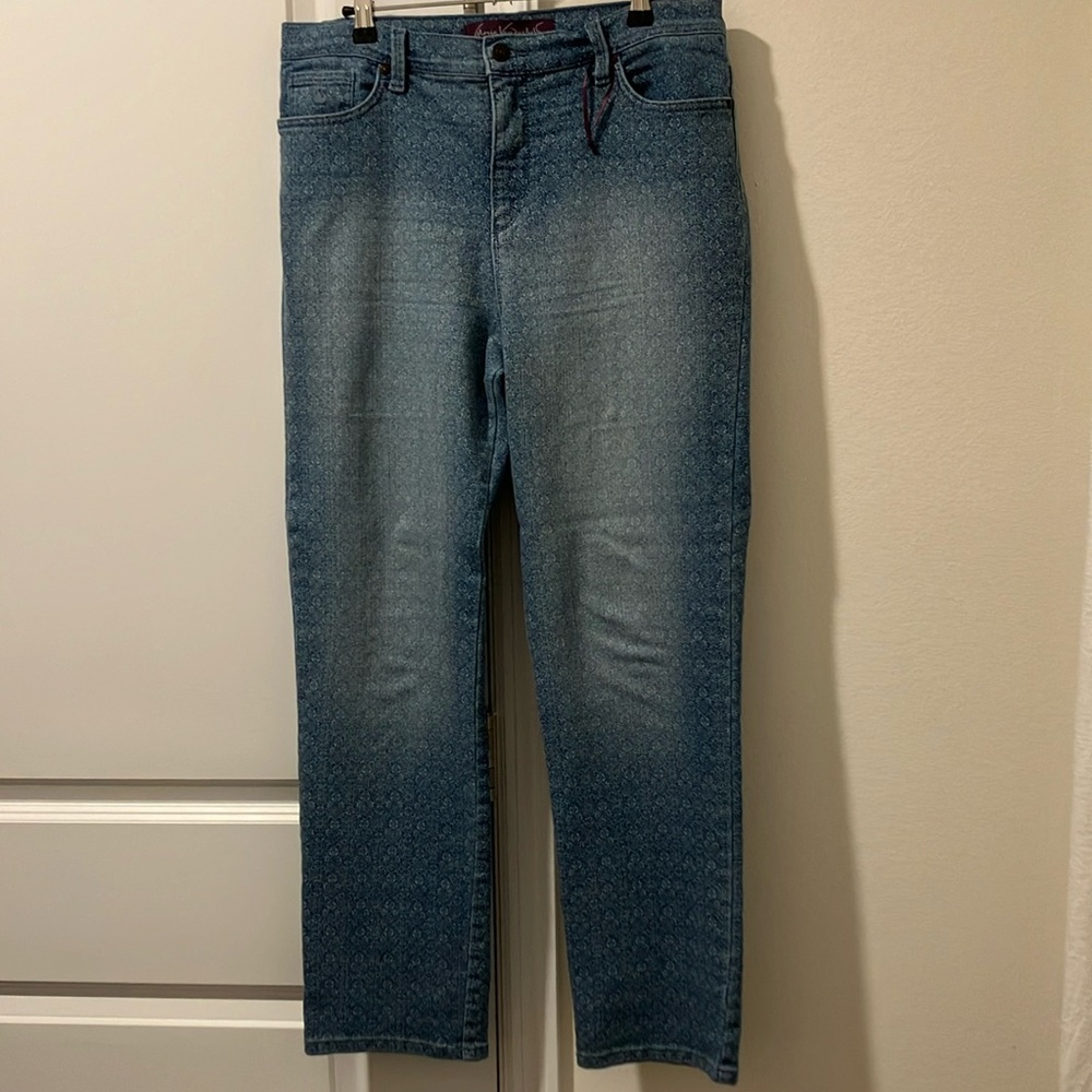 NWOT 12P GLORIA VANDERBILT AMANDA STYLE LIGHT BLUE PATTERNED JEANS - Picture 1 of 9